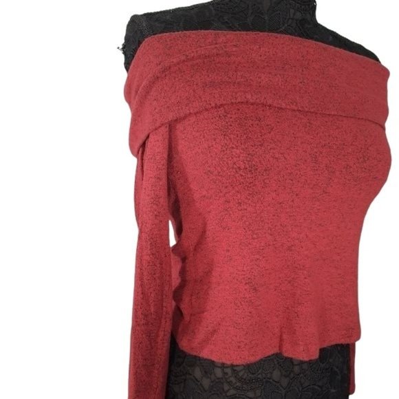 Popular 21 Red Off the Shoulder Sweater - Picture 3 of 10